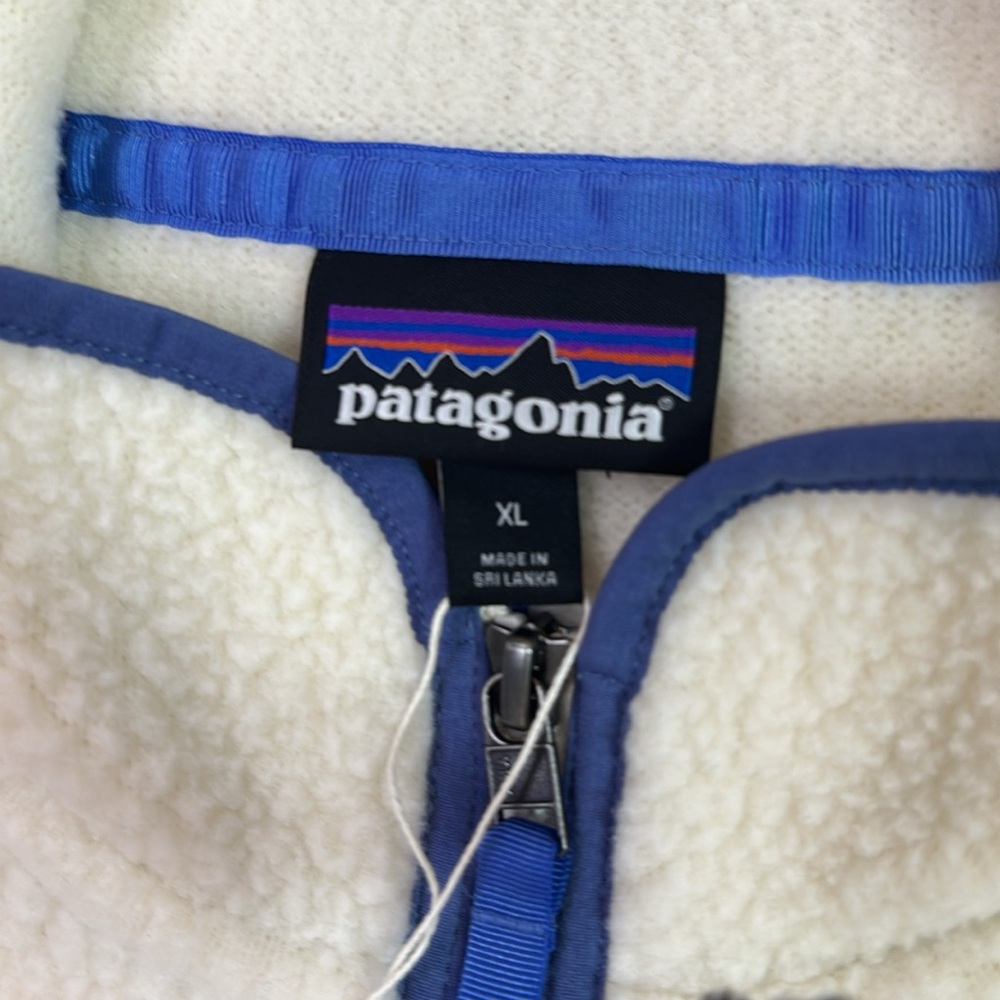 NWT.PATAGONIA.SIZE XL..Cream Fleece with Blue Accents - Picture 2 of 14